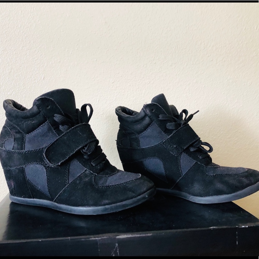 Super chic athletics